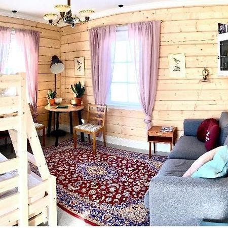 Scenic Small Guesthouse On Horse Farm By The Lake Frösö Extérieur photo