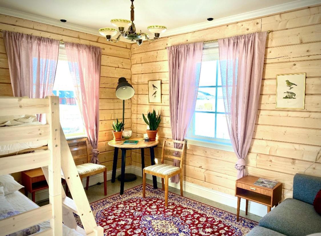 Scenic Small Guesthouse On Horse Farm By The Lake Frösö Extérieur photo