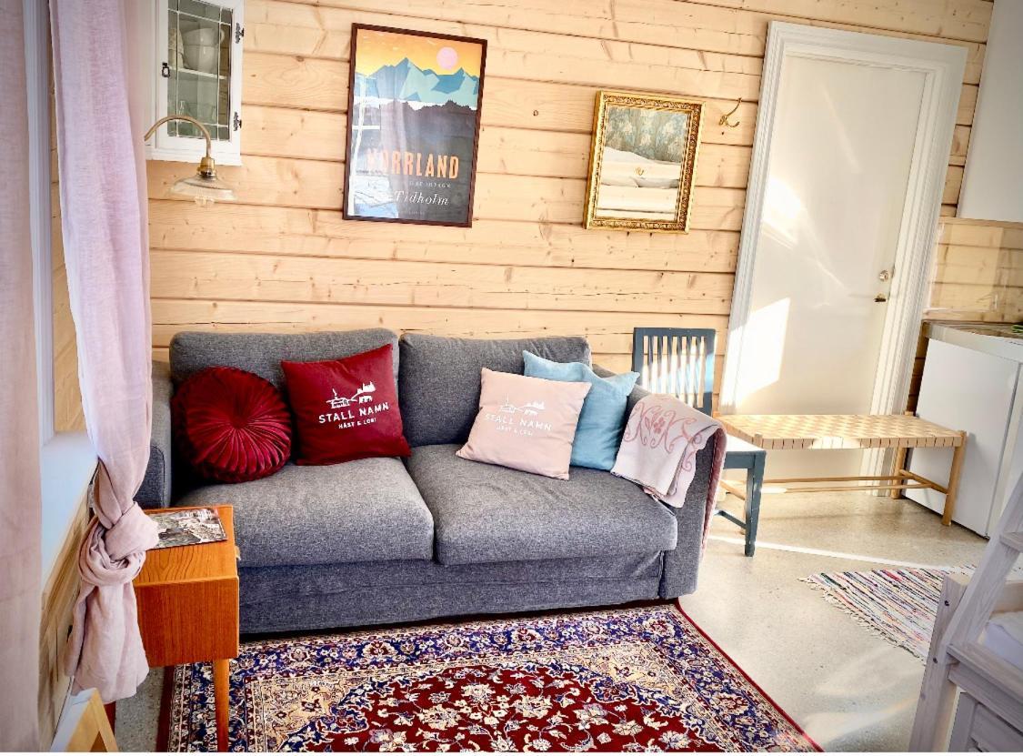 Scenic Small Guesthouse On Horse Farm By The Lake Frösö Extérieur photo